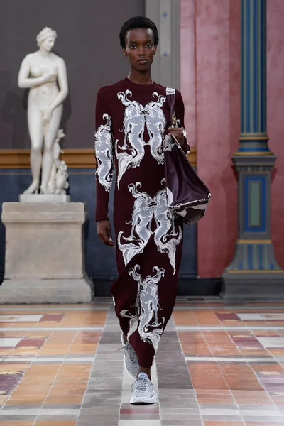 Look 14